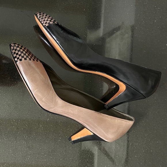 Bally of Switzerland Vintage Leather Pumps  Made in Italy.  8.5 - Picture 3 of 10